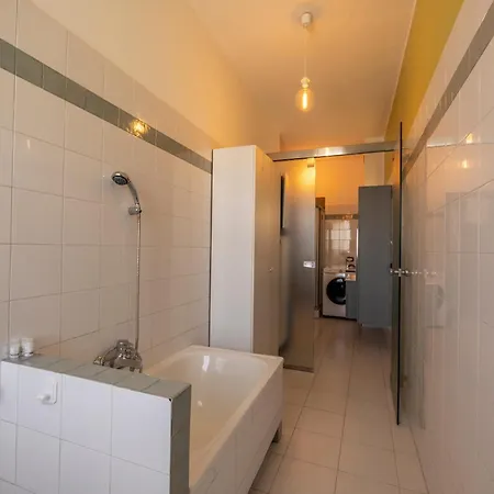 Center Whit Private Parking Turin