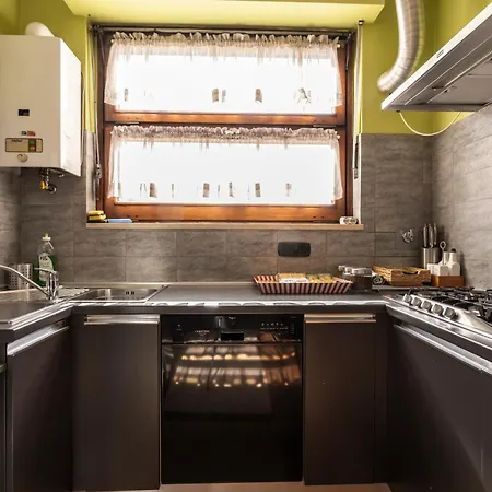 Apartment Center Whit Private Parking