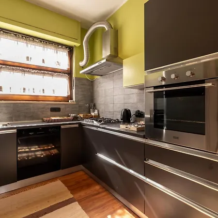 Center Whit Private Parking Turin