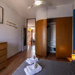 Center Whit Private Parking Daire *