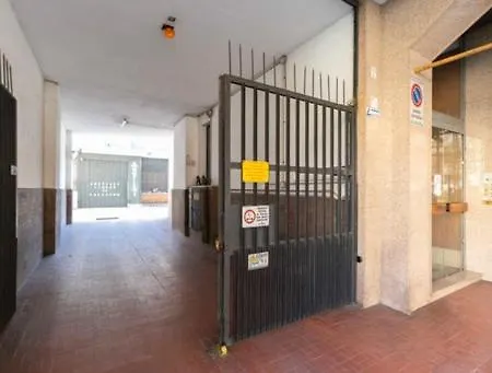 Apartment Center Whit Private Parking
