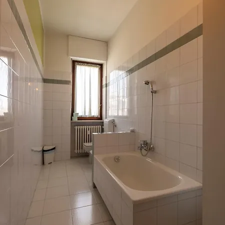 Apartment Center Whit Private Parking Turin
